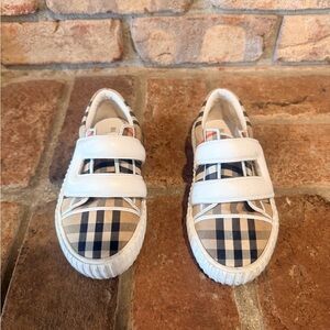 Burberry Kids Check Velcro Sneakers in Beige and Black Size 31